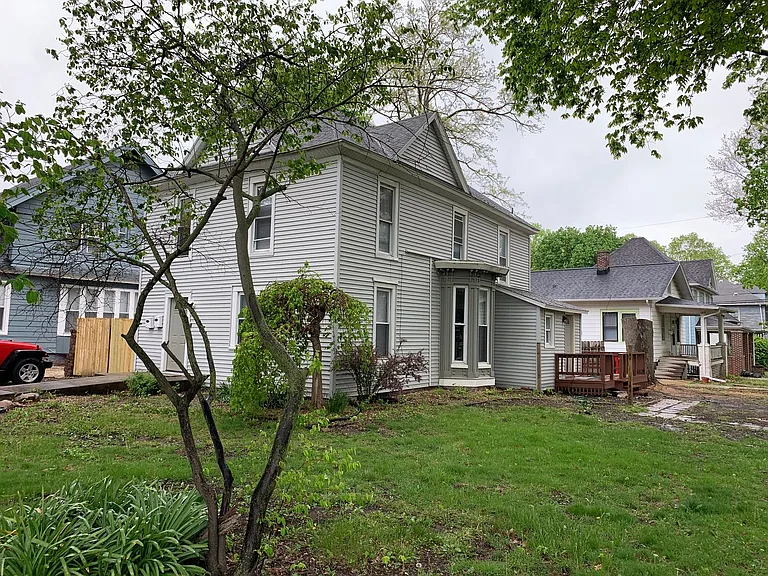 602 W Hill St — Photo 3