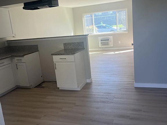 5th image of 135 Cook St APT 3