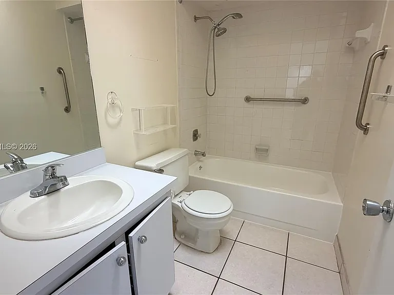13325 SW 100th Ter — Photo 8