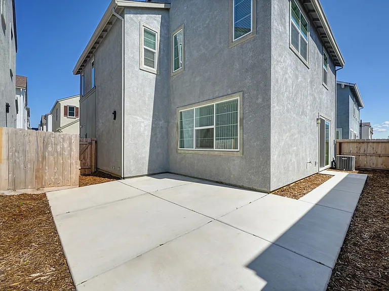 3209 Sunny Gate Ln — Photo 38
