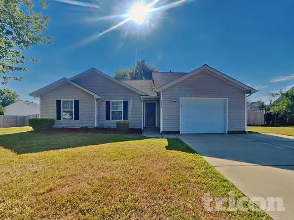 2934 Firethorn Dr, High Point, NC 27265