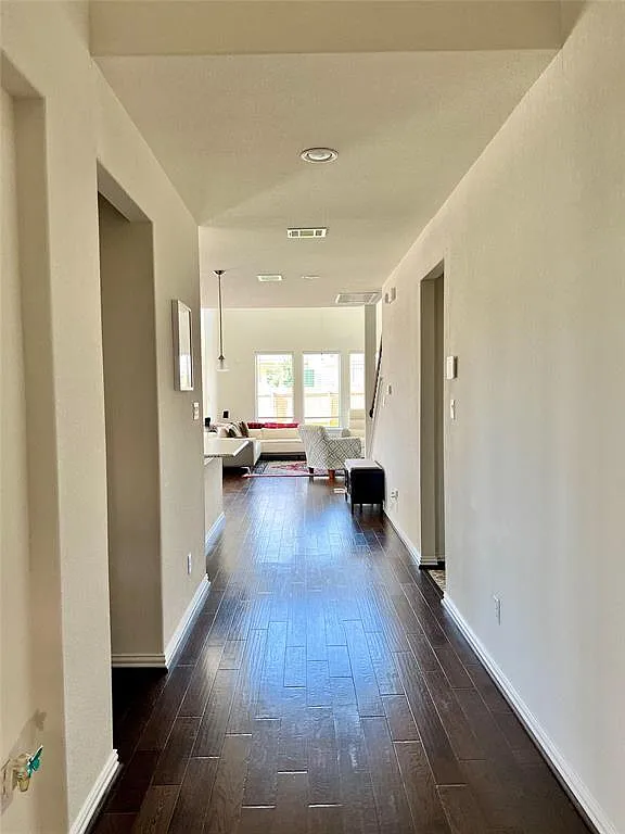 3 bed, 2.5 bath, 2969 sqft, $2,710 — Photo 3