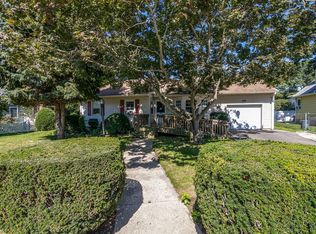 15 New York Ave, Massapequa, NY 11758