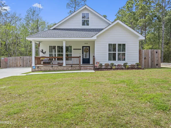 1513 Plover Ln, Ocean Springs, MS 39564