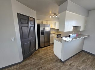 1462 E 28th Ave APT 4, Apache Junction, AZ 85119