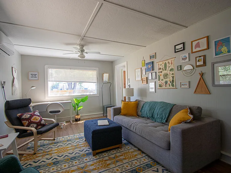 Living room with great lighting
*Does not come with furnishings/decor