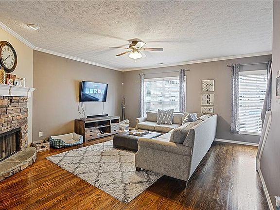 3rd image of 1944 Appaloosa Mill Cir