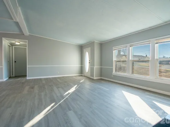 50 N Duncan Hill Ln, Taylorsville, NC 28681