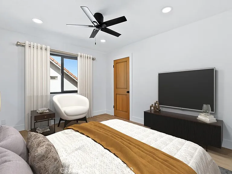 3889 Humboldt Dr — Photo 25