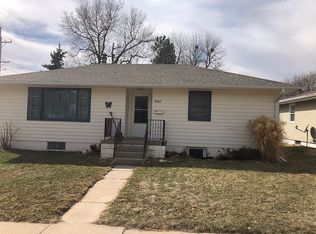 2002 9th Ave, Kearney, NE 68845