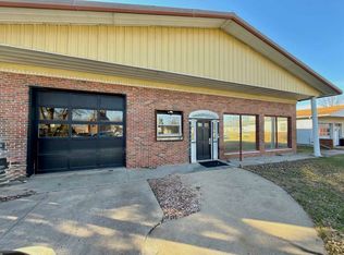 208 N 10th St, Altamont, IL 62411