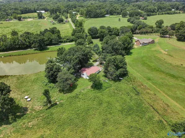 121 Mahan Rd, Albertville, AL 35950