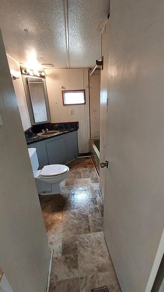 2 bed, 10 sqft, $650 — Photo 2