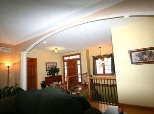 7951 S 43rd St, Franklin, WI 53132