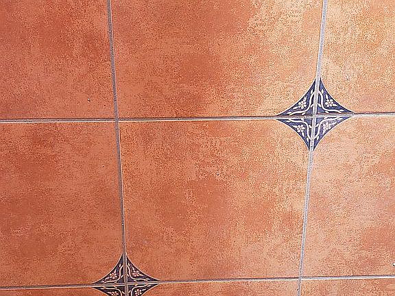 Spanish tile detail 