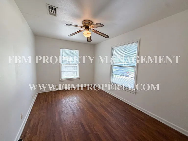 1005 S Carlton St — Photo 15