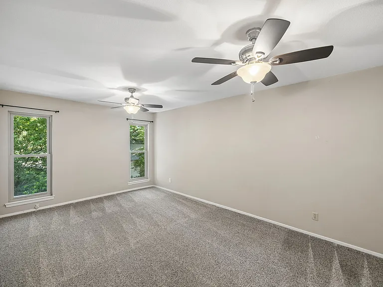 2908 Clear Springs Dr — Photo 23