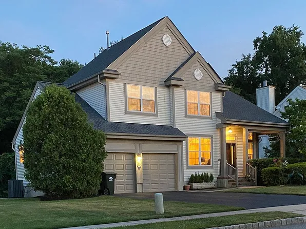 33 Kirschman Dr, Matawan, NJ 07747