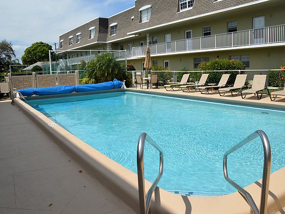 5th image of 1901 Indian River Blvd #205