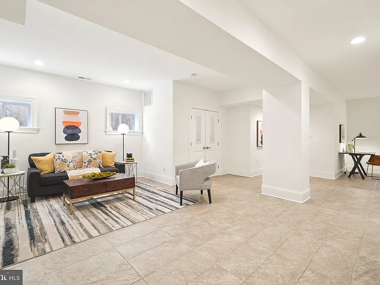 2837 Myrtle Ave NE — Photo 20