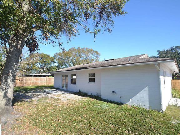 5th image of 3827 Foxcroft Ct