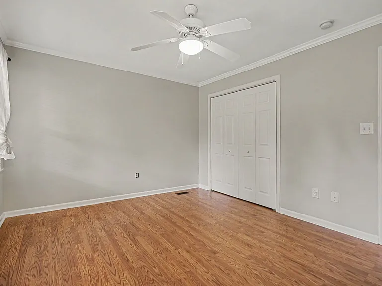 290 University Cir — Photo 10