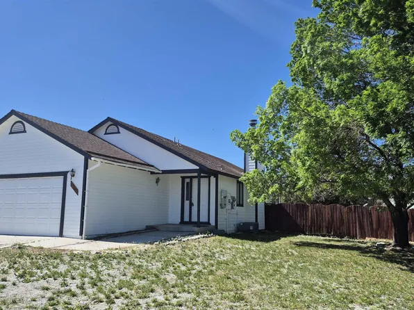 1359 Victoria Dr, Gardnerville, NV 89460