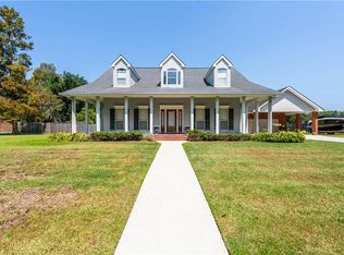 140 Adam Dr, Belle Chasse, LA 70037