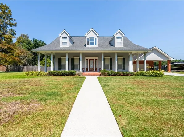 140 Adam Dr, Belle Chasse, LA 70037