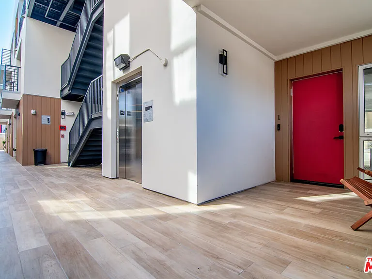 1236 N Fairfax Ave #1 — Photo 4
