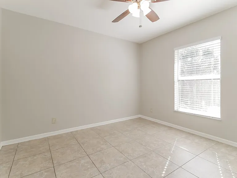 1018 SW 9th Ct — Photo 12