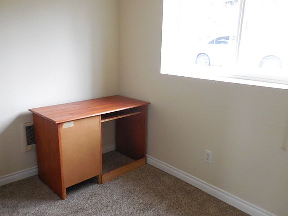 3rd image of 2305 NW Fillmore Ave #4