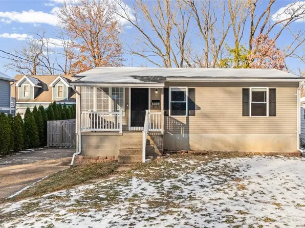 835 N Forest Ave, Saint Louis, MO 63119