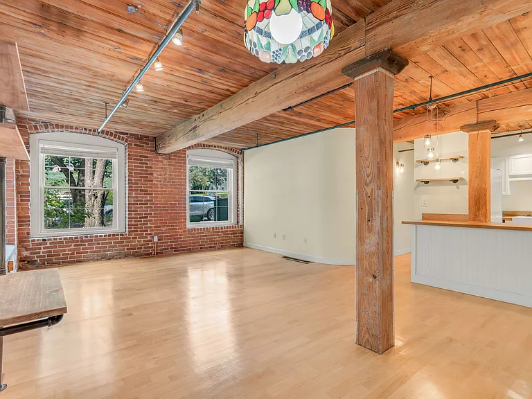 14 Sanford St #7 — Photo 8