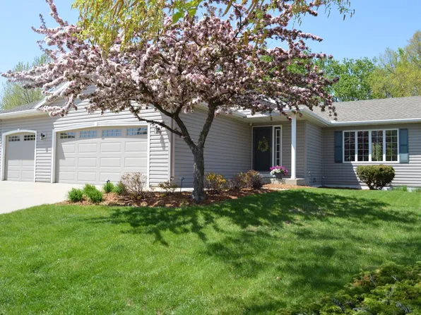 4415 Manor Woods Pl NW, Rochester, MN 55901