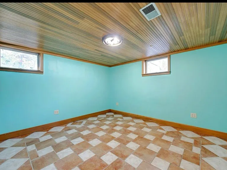 901 S Lincoln St — Photo 19