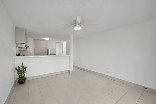 2501 Coyne St #205 Photo 1
