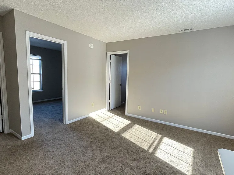 2594 Chilton Dr — Photo 9