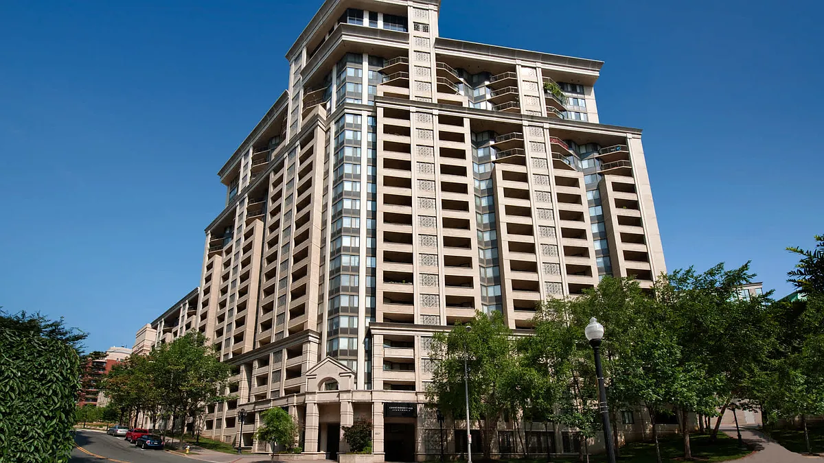 Courthouse Plaza Apartments - Courthouse Plaza