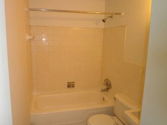 3rd image of 2635 Stanton Ave APT 10