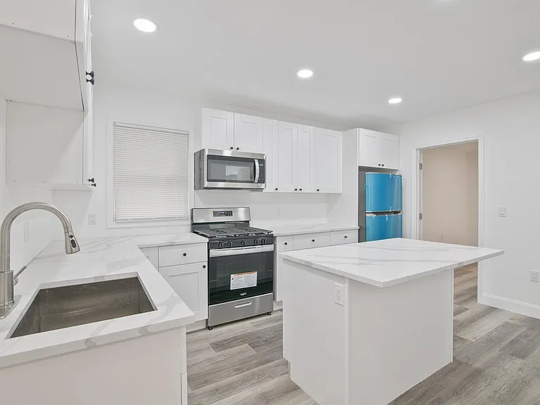 280 Forrest St #1 — Photo 1