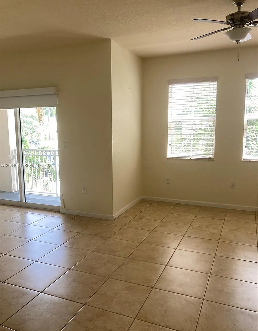 St Mortiz At Doral Condo — Photo 2