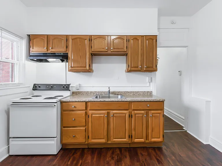 1021 Lehman St #2 — Photo 4