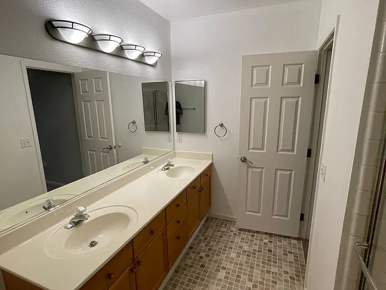 325 Amber Pine St #202 — Photo 8