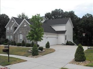 814 Arbor Chase Dr, Ballwin, MO 63021