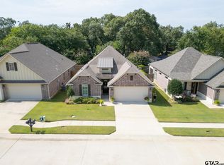 719 Cambridge Bend Cir, Tyler, TX 75703