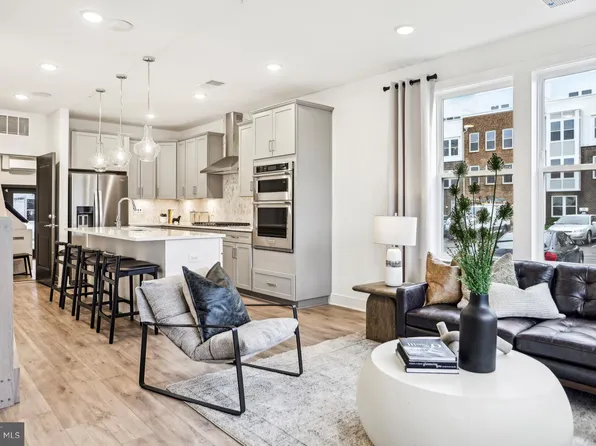 20052 Coral Wind Ter, Ashburn, VA 20147