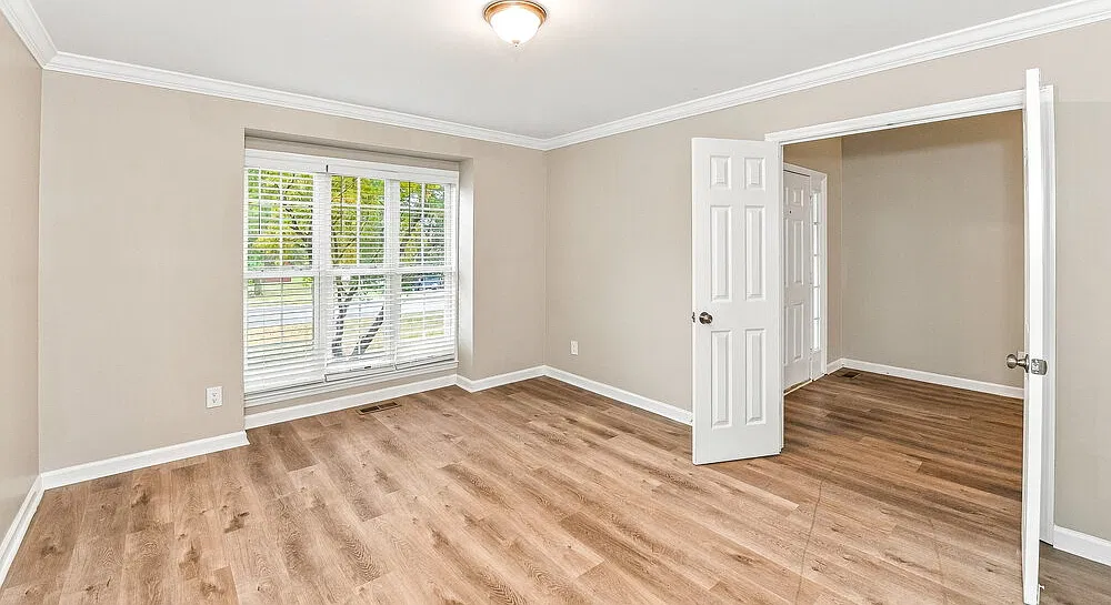 4 bed, 2.5 bath, 2458 sqft, $2,385 — Photo 4