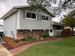 6078 Langer Dr, Brookpark, OH 44142