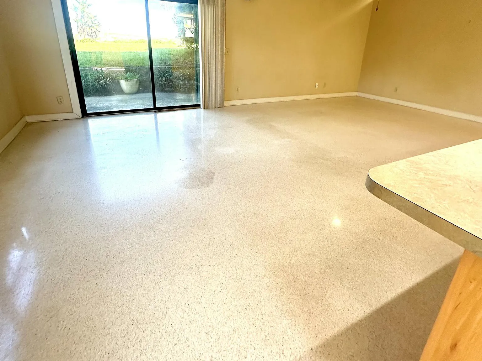 2 bed, 2.0 bath, 1640 sqft, $4,500 — Photo 4